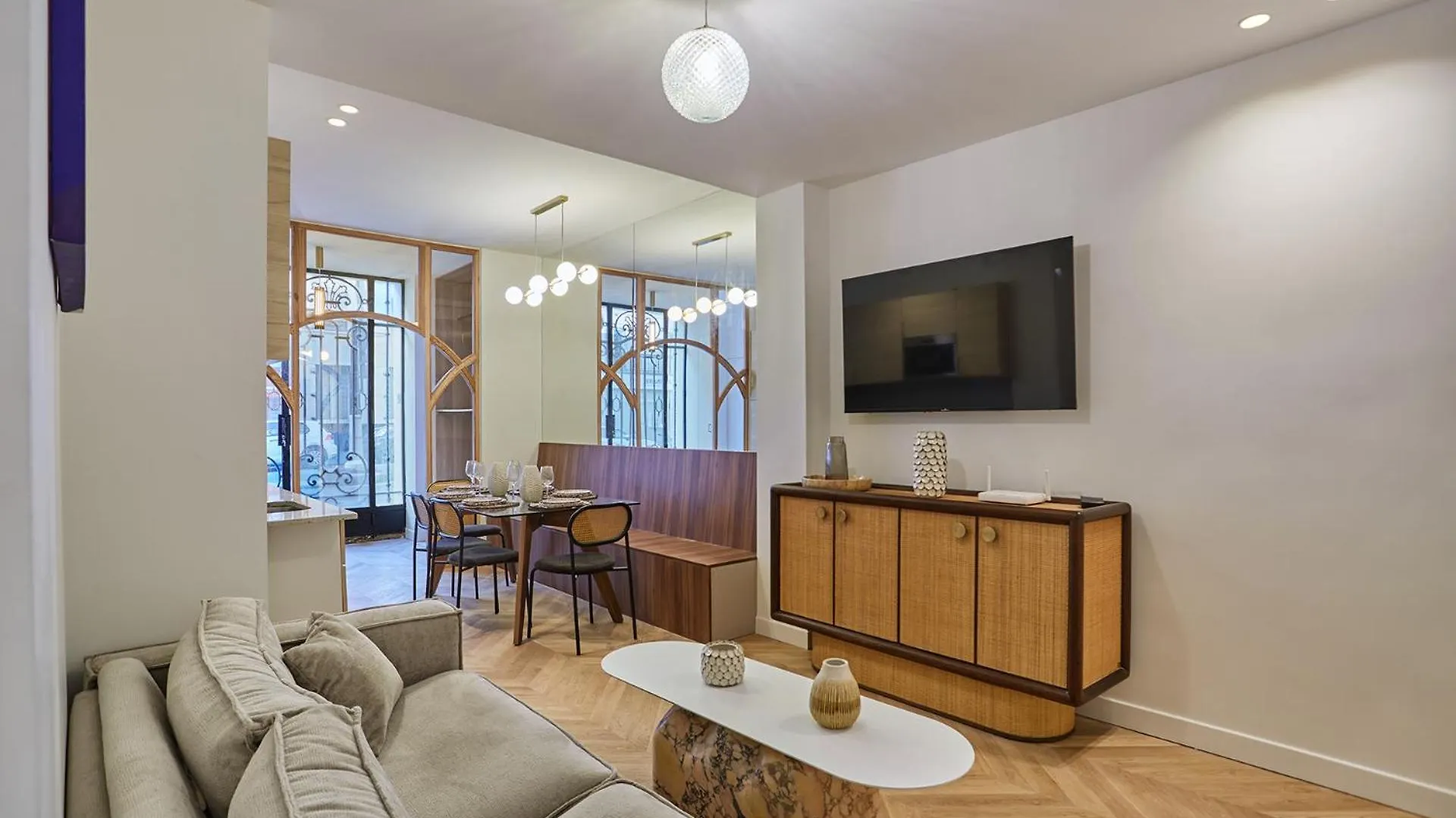 Sublime Air-Conditioned Apartment Center Of Paryż Francja