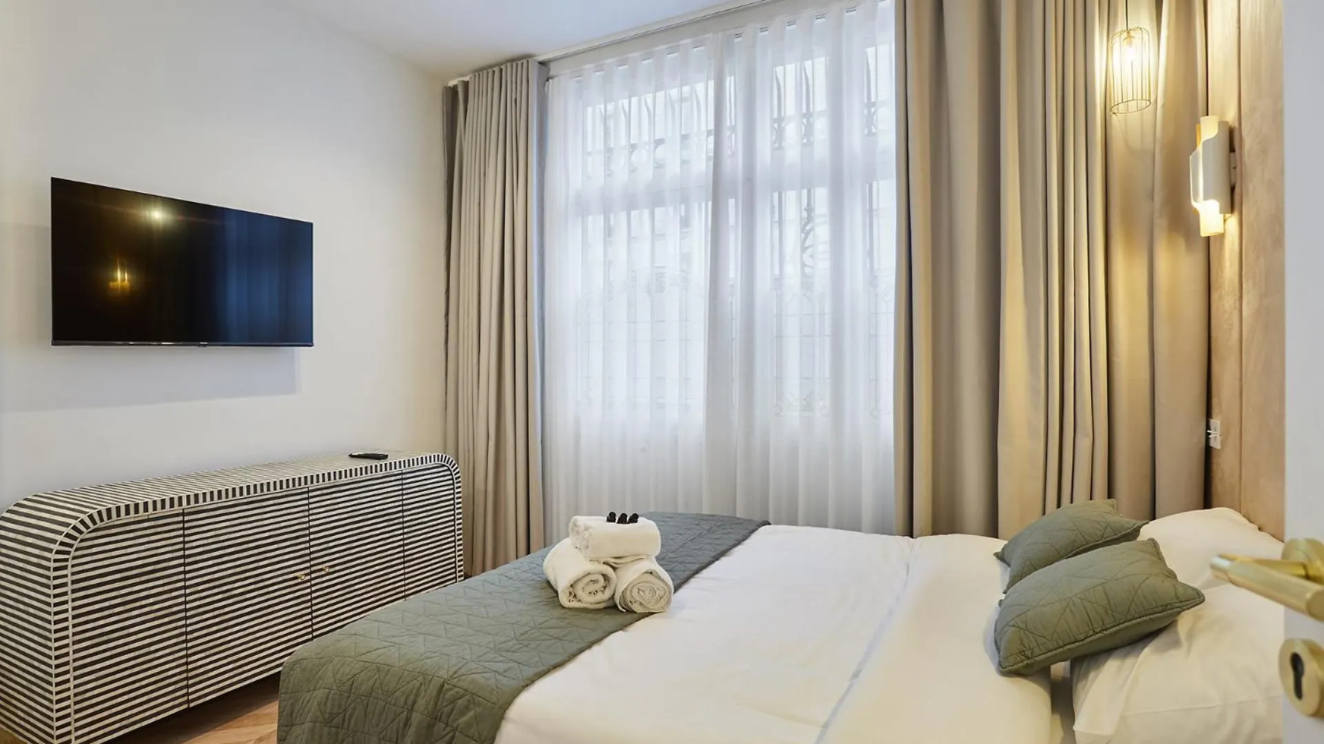 Sublime Air-Conditioned Apartment Center Of Paryż